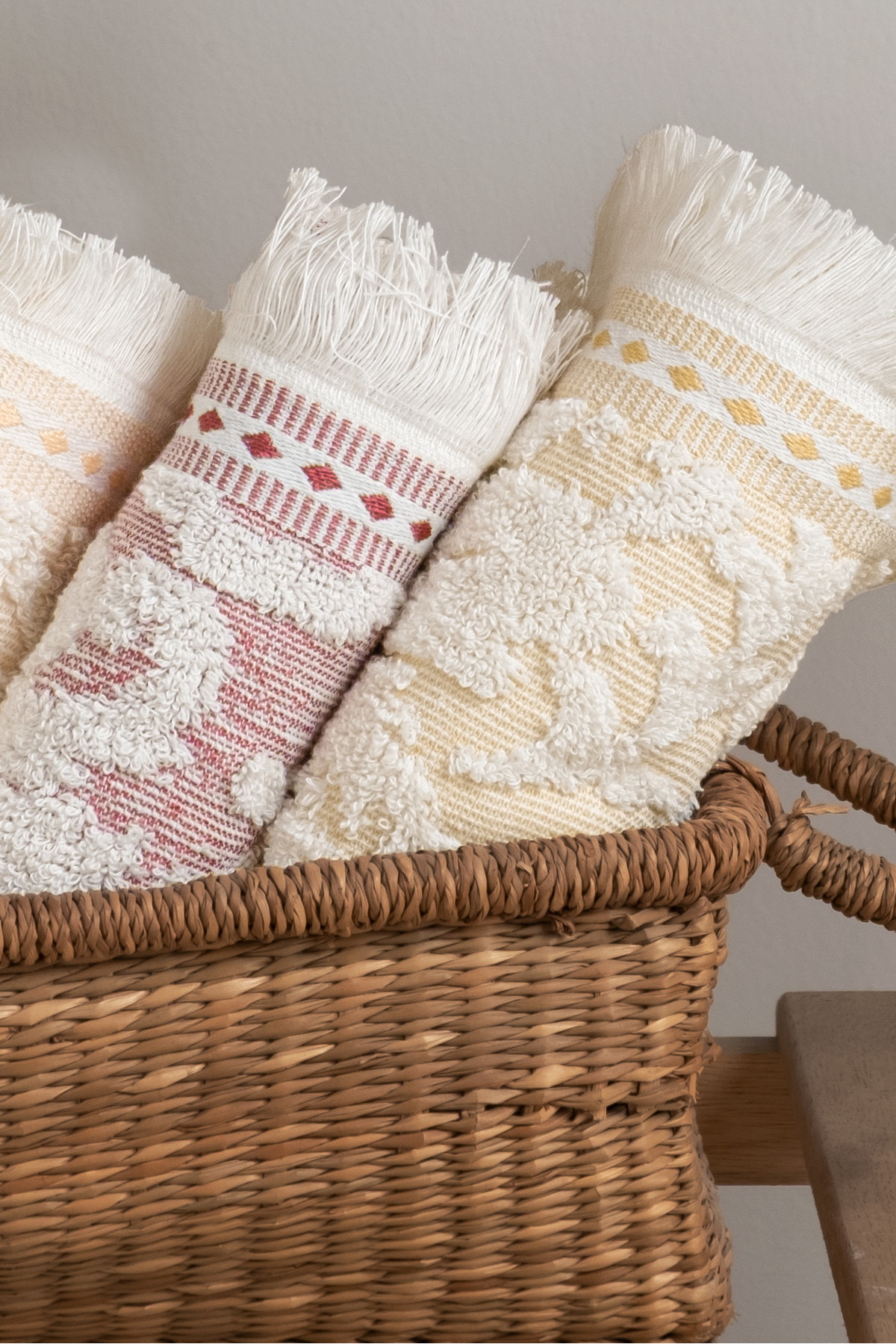 Bersay 4'lü 50x80, %100 Pamuk Jakarlı ve Saçaklı Mutfak & El Havlu Seti – Yumuşak, Emici ve Dayanıklı - Görsel 3