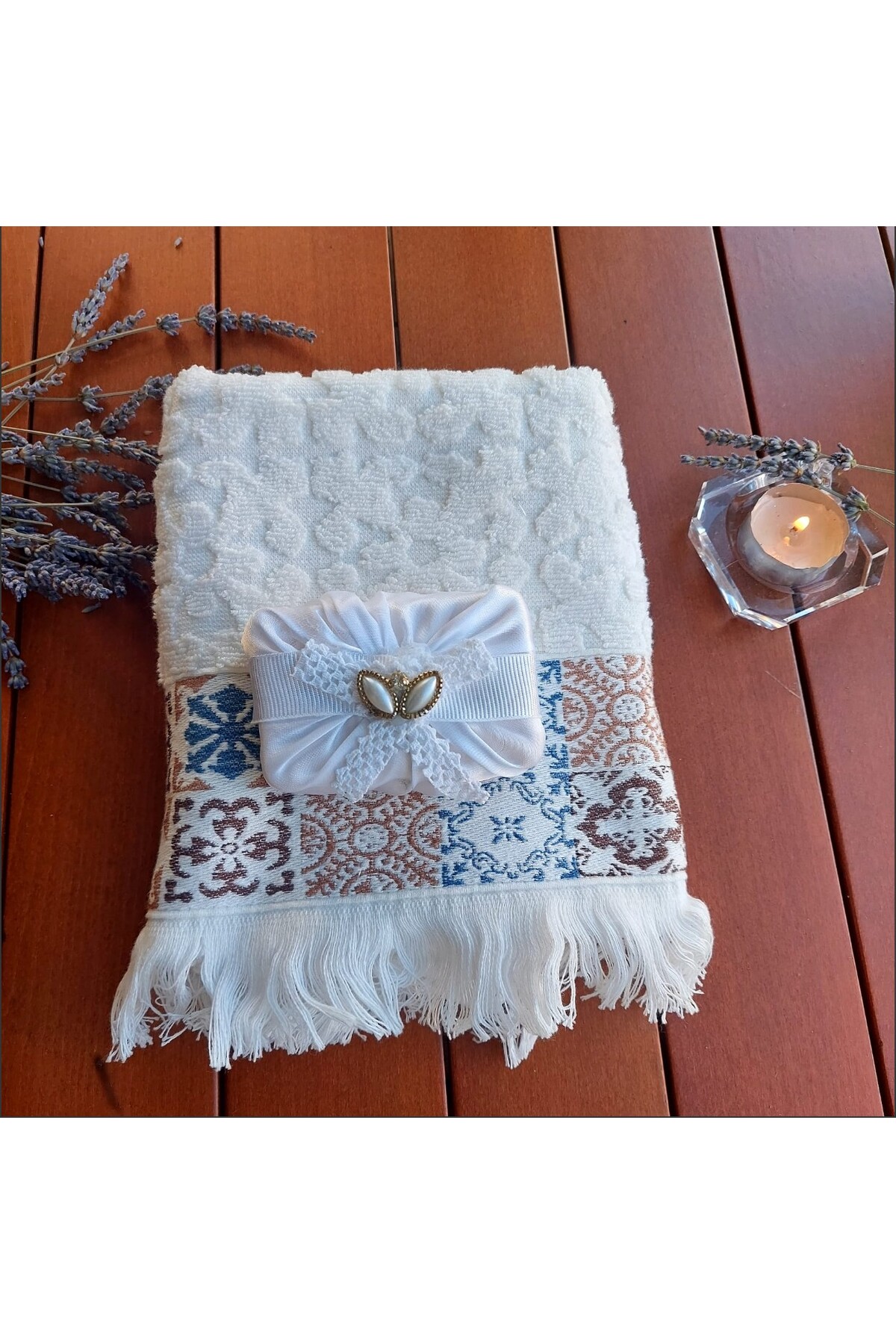 esdekor El Yapımı Çeyizlik Nakışlı Krem Havlu – File Kesede Dantel Fiyonk - Görsel 2