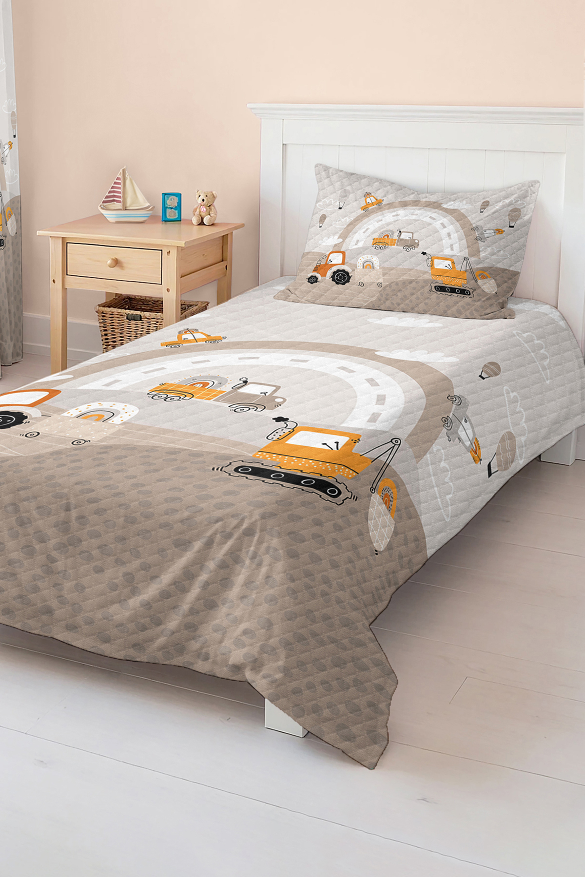 Realhomes Turuncu ve Bej İş Makinesi Desenli Erkek Çocuk Odası Tek Kişilik Pike Takımı - Görsel 3