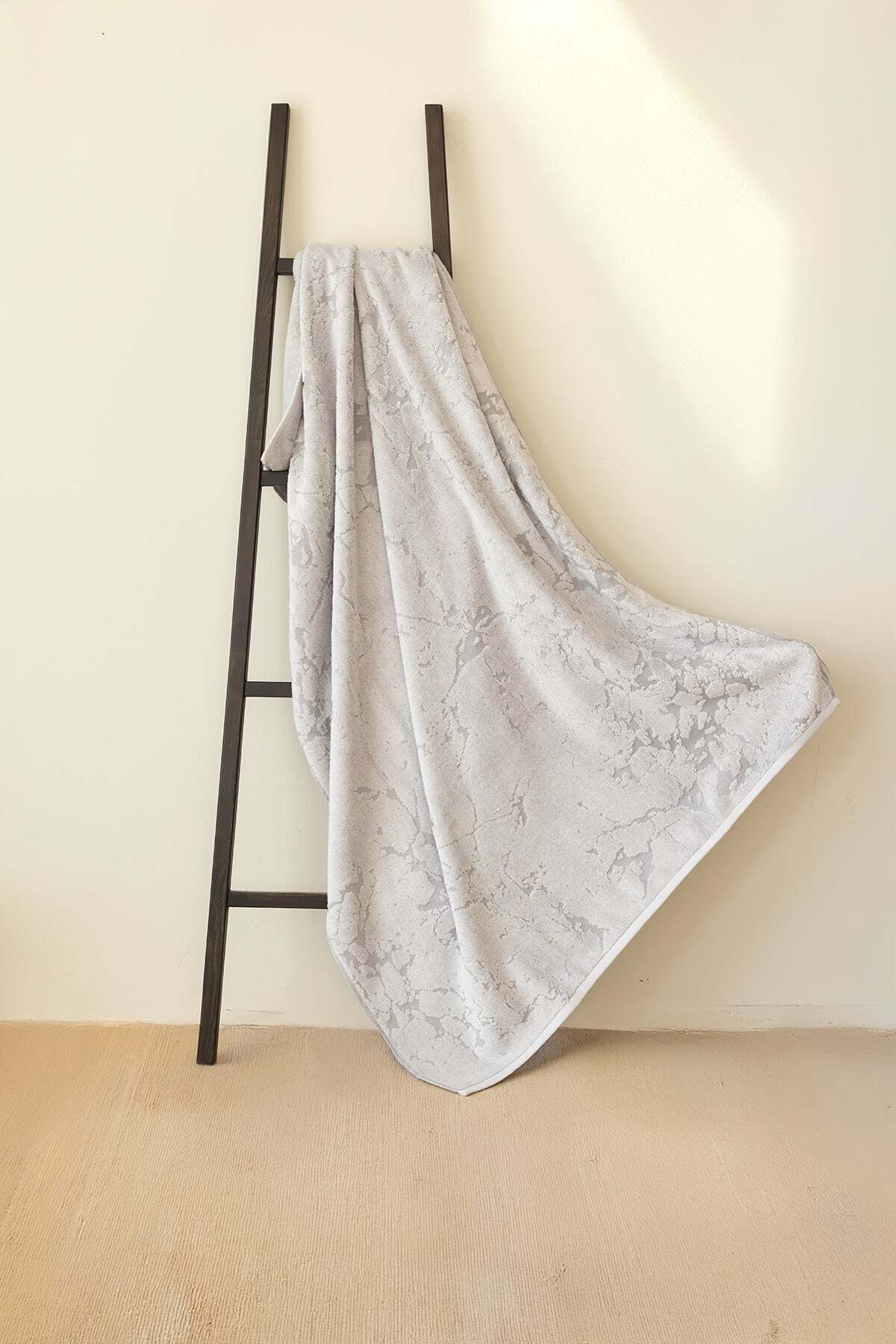 İrya Marble %100 Pamuk Jakarlı Büyük Banyo Havlusu 90x150 cm Gri