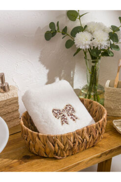 LC Waikiki Shining Store'dan Işıltılı Seçimler Fiyonk Nakışlı Yüz Havlusu 90x165 cm