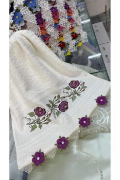 AHSEN TASARIM TEKLİ MAKİNE İŞİ KANAVİÇE GÖRÜNÜMÜNDE SUNİ İPTEN İĞNE OYALI EL YÜZ HAVLUSU