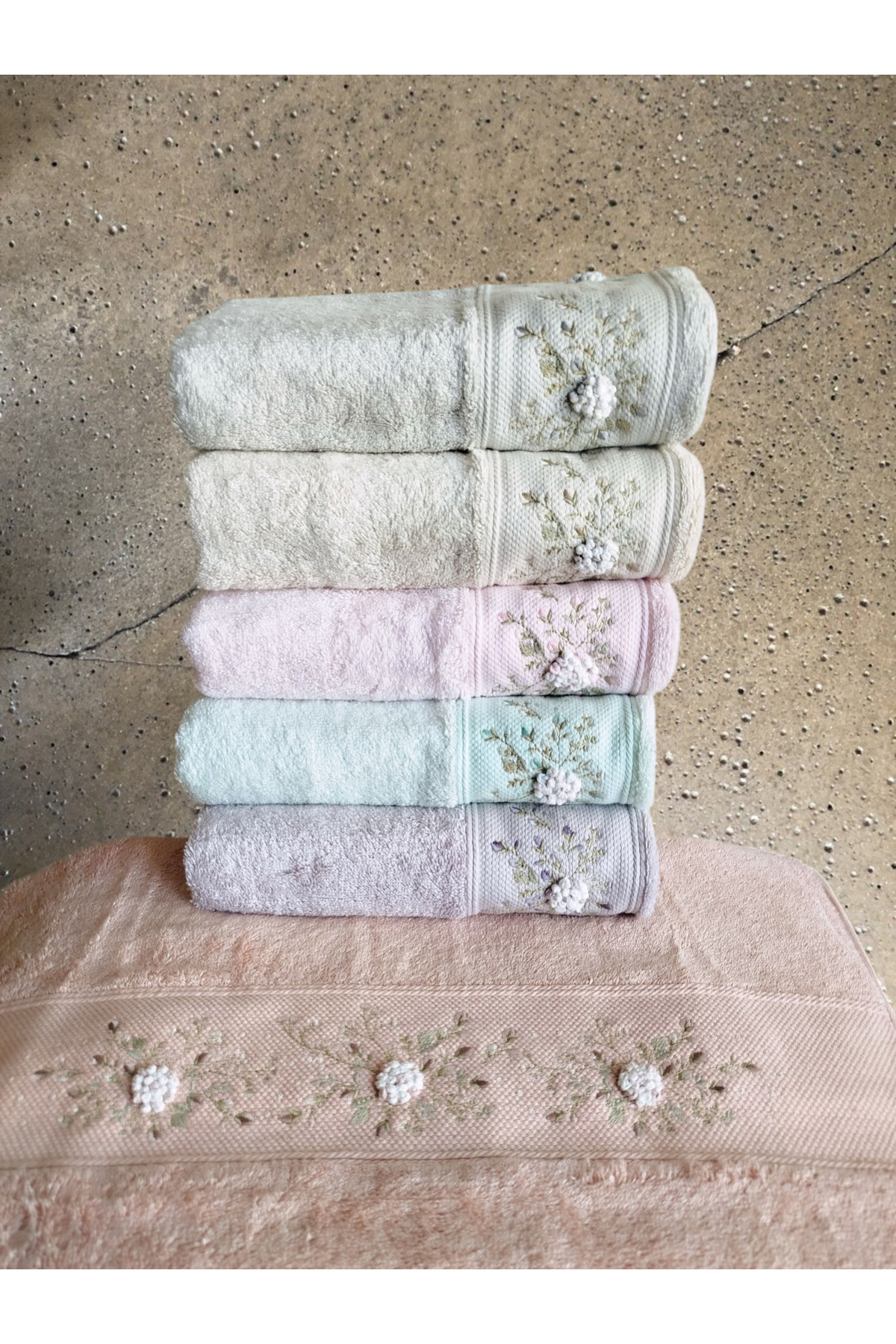 Fiesta Jennifer El İşi 3D Nakışlı Kutulu Bambu 50x90 cm - Görsel 3