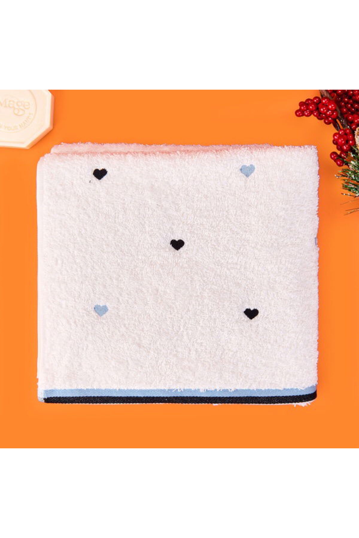 Evidea Soft Kalp Nakışlı Yüz Havlusu - Ekru / Siyah - 50x90 cm