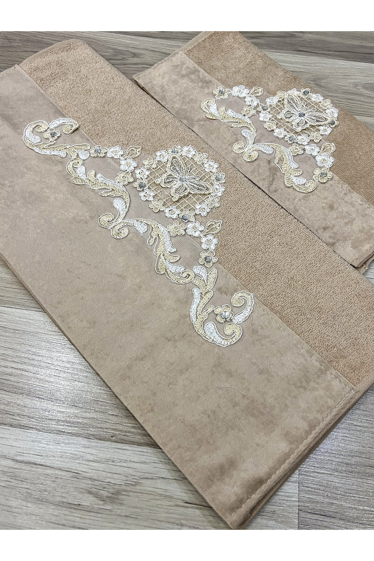 AYHANHOME Fransız Güpür İşlemeli Kadife Çeyizlik 1 Adet 50x90 El Yüz Havlusu 1 Adet 30x50 Mutfak Havlu