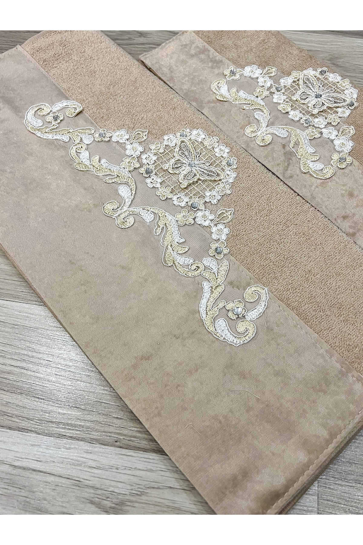 AYHANHOME Fransız Güpür İşlemeli Kadife Çeyizlik 1 Adet 50x90 El Yüz Havlusu 1 Adet 30x50 Mutfak Havlu - Görsel 3