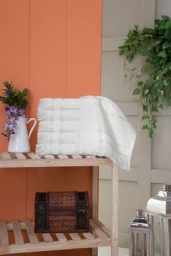 Fiesta 1 Adet 30x50 Kadife Püsküllü Havlu