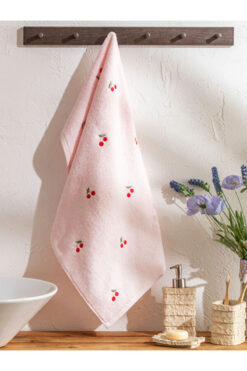 LC Waikiki Shining Store'dan Işıltılı Seçimler Kiraz Nakışlı Yüz Havlusu 50x80 cm