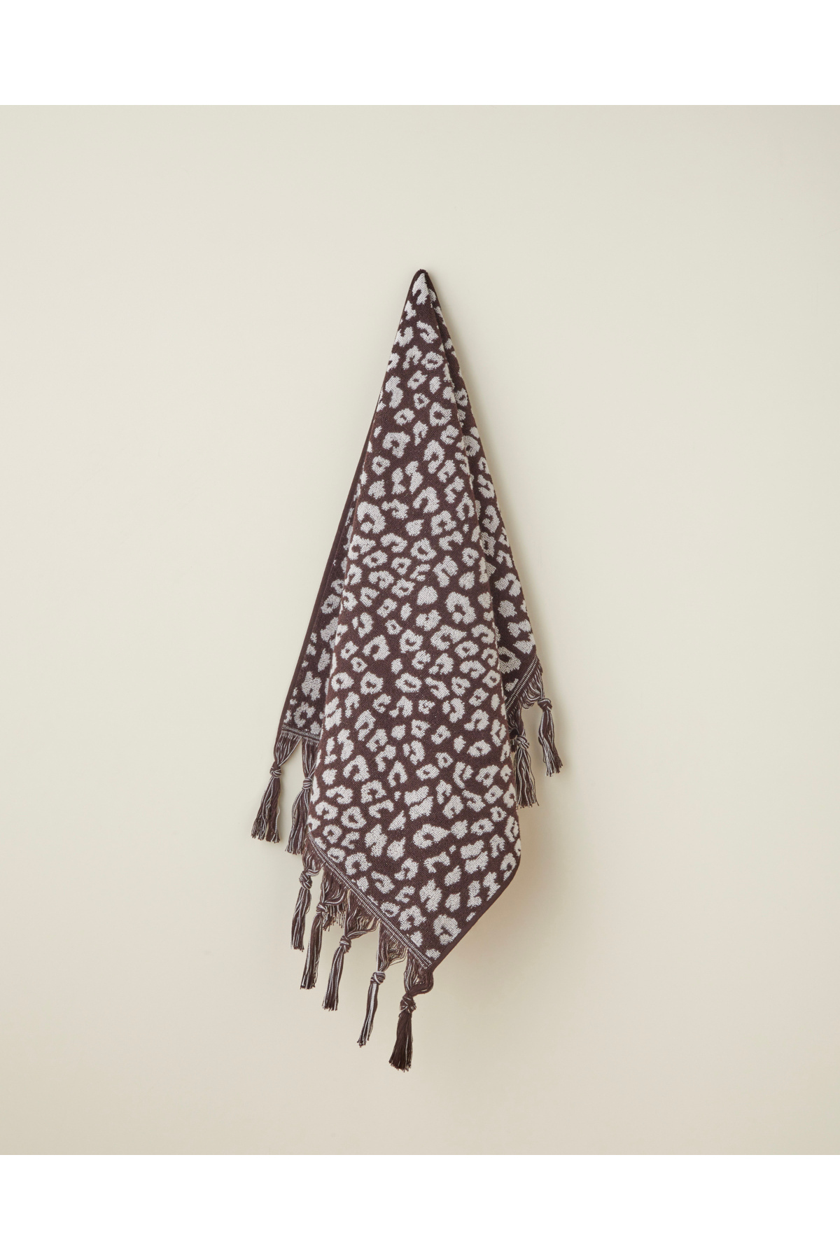 English Home Noir Leopard Pamuk Püsküllü Yüz Havlusu 50x80 cm Ekru-Kahve