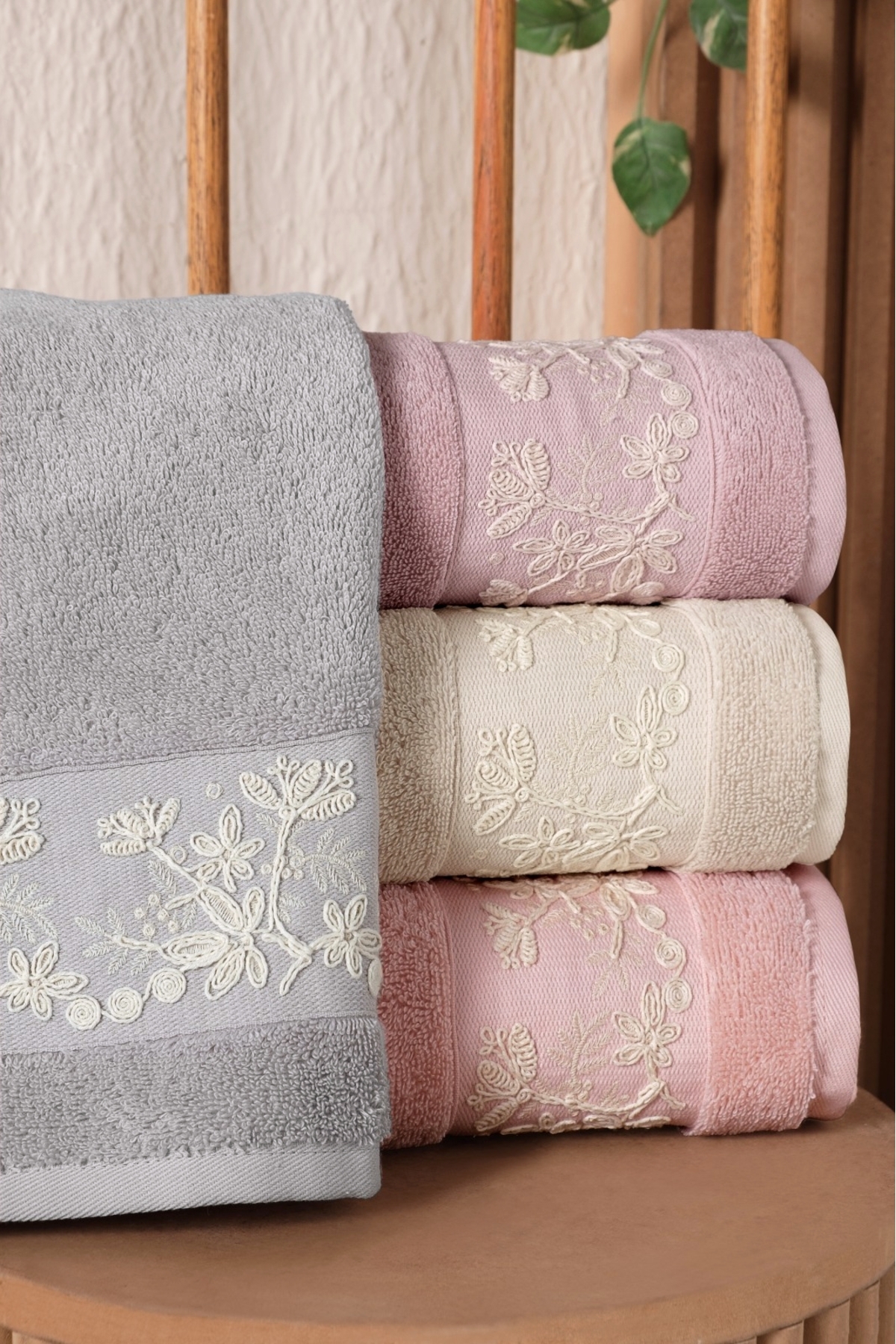 Fiesta %100 Penye Pamuklu Kort Nakışlı 50x90 4 lü Kutulu El Yüz Havlusu - Görsel 2