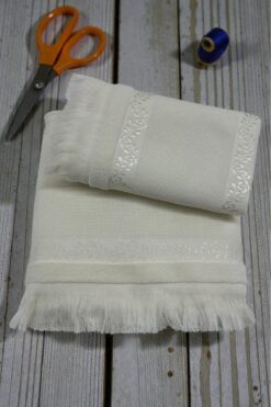 HAVLULAND FİESTA SOFT SAÇAKLI KADİFE ETAMİN İŞLEMELİK ÇEYİZLİK BOHÇALIK HAVLU TAKIMI 50X90 CM VE 30X50 CM