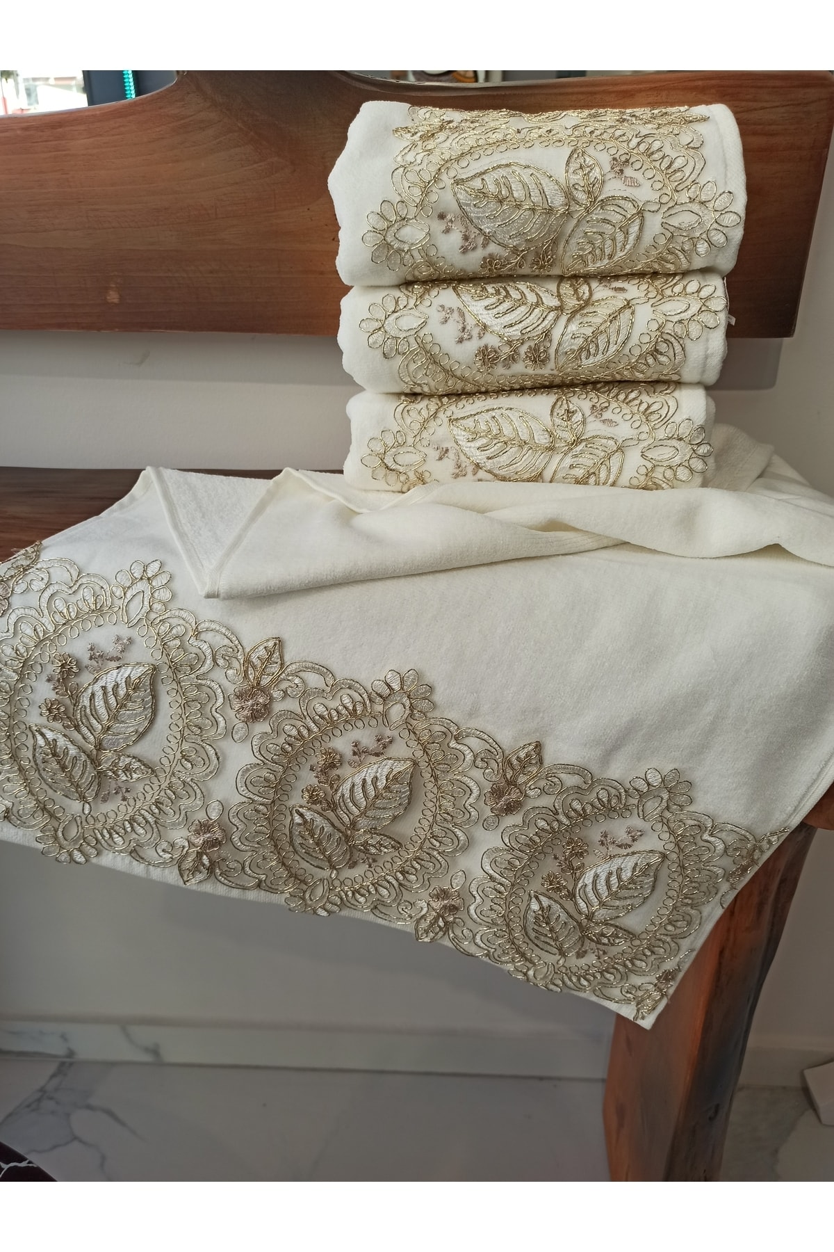 ŞENER HOME Yaprak Dantelli Çeyizlik Kadife 50x90 El&yüz Havlusu - Kreme Kahve - Görsel 2