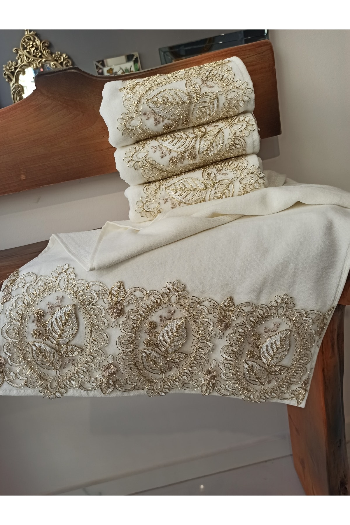 ŞENER HOME Yaprak Dantelli Çeyizlik Kadife 50x90 El&yüz Havlusu - Kreme Kahve - Görsel 3