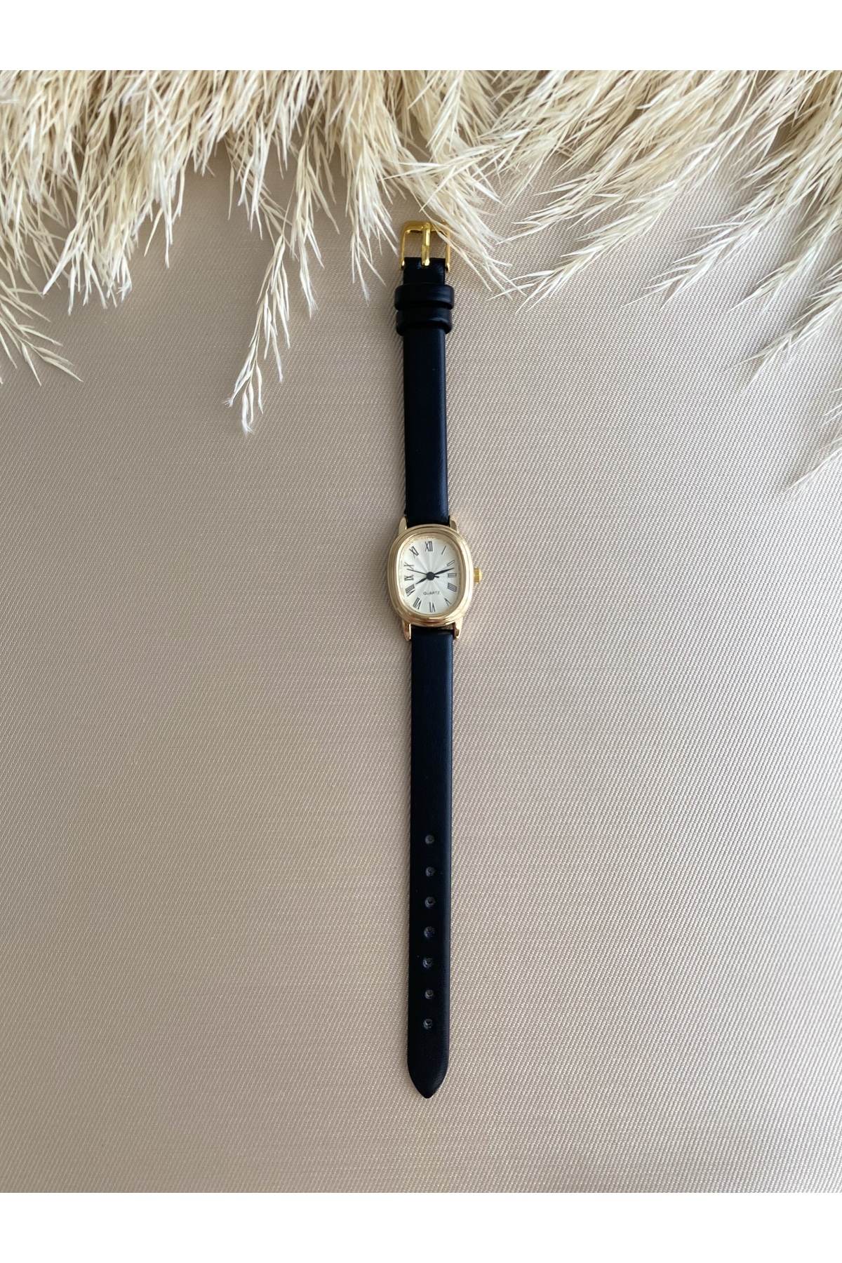 QUARTZ Retro Minimal Vintage Siyah Renk Kordon Kadın Kol Saati