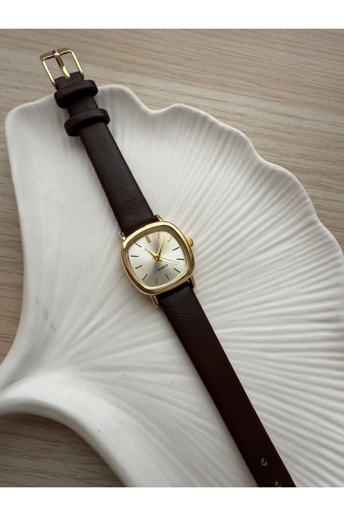 QUARTZ Vintage Kadın Kol Saati Retro Minimal Koyu Kahve Renk Kordon