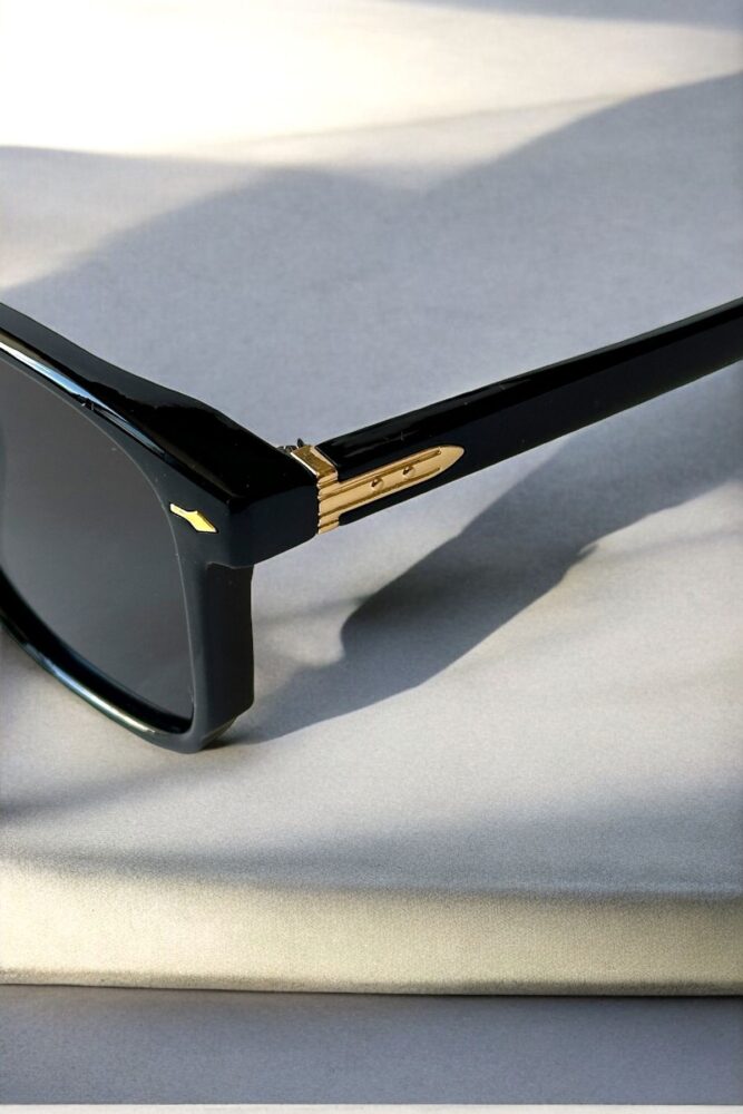 REN EYEWEAR Arrow Erkek Siyah Kare Çerçeve Güneş Gözlüğü – Gold Detaylı, UV400 Korumalı, Klasik Tasarım - Görsel 2