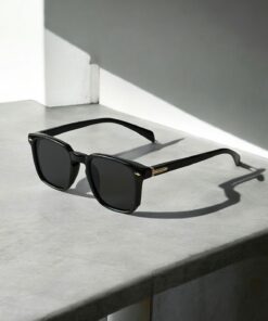 REN EYEWEAR Arrow Erkek Siyah Kare Çerçeve Güneş Gözlüğü – Gold Detaylı, UV400 Korumalı, Klasik Tasarım