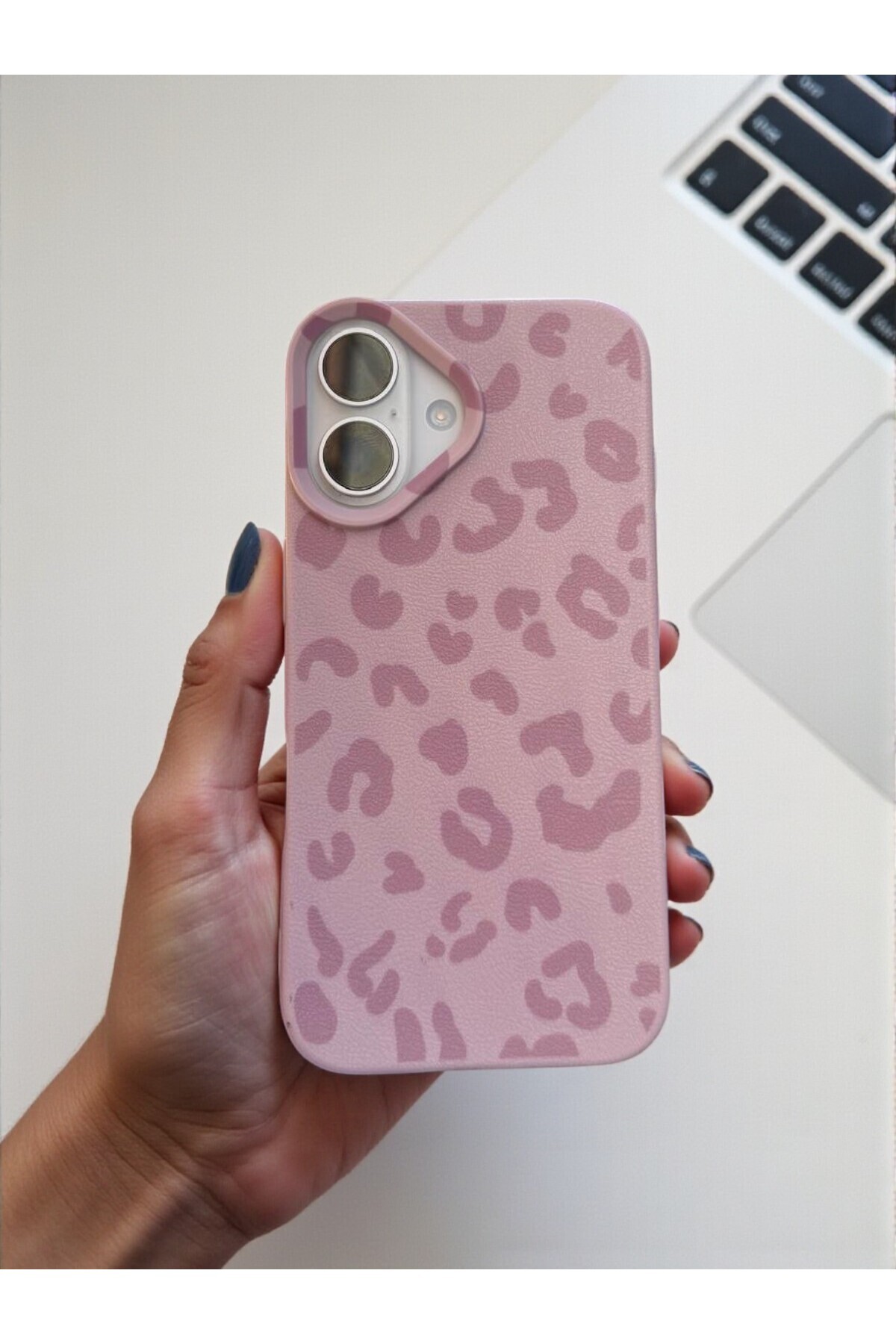 KVK PRİVACY iPhone 16 Uyumlu Pembe Leopar Desenli İnce Yumuşak Silikon Kılıf - Görsel 3