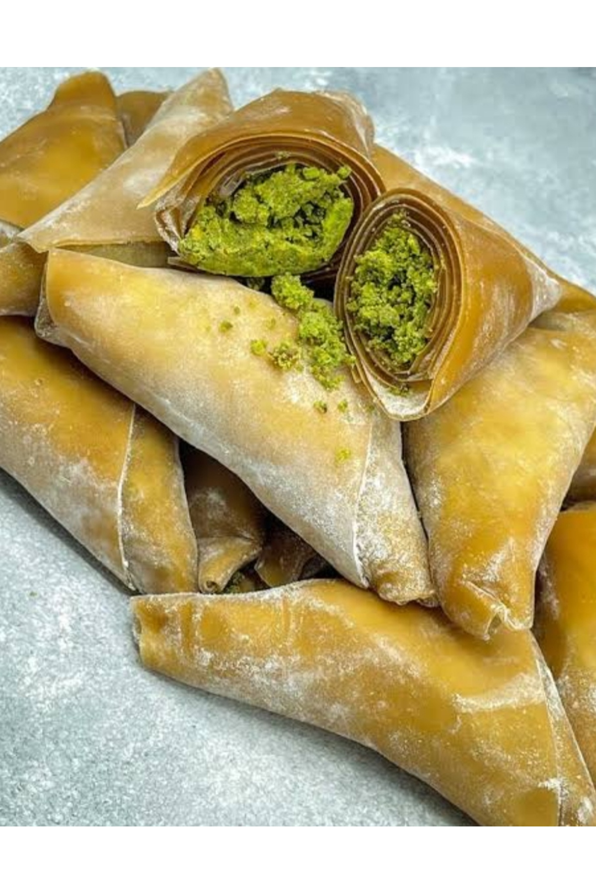 Has Şifa Deposu Antep Fıstıklı Muska 1 Kg (0 Üzüm Pestilinden ve Boz iç kullanılmıştır)