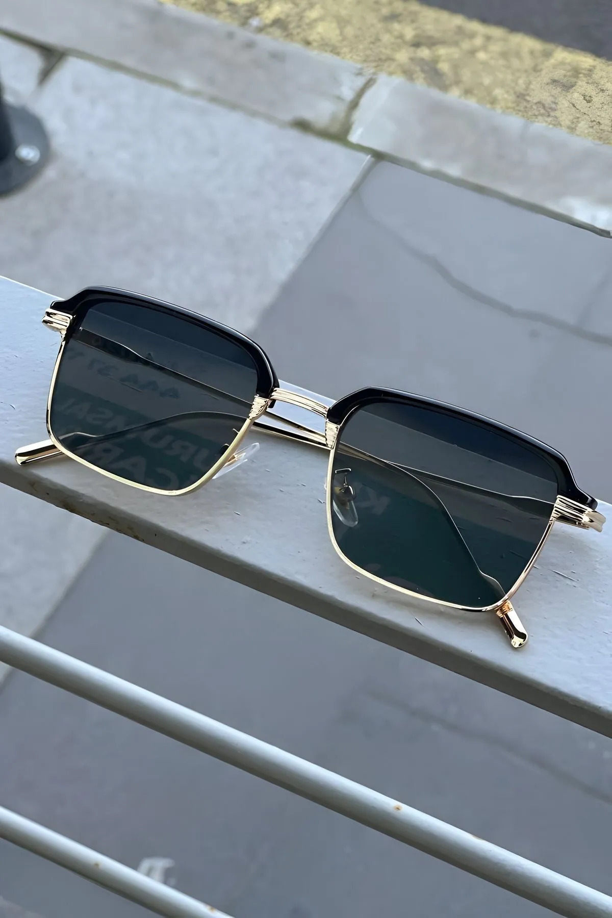Eyesofia Conda Lüx Unisex Siyah Gold Güneş Gözlüğü