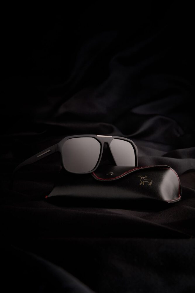 Eyesofia Chicago Polarize Yüksek Kalite Titanyum Siyah Unisex Güneş Gözlüğü