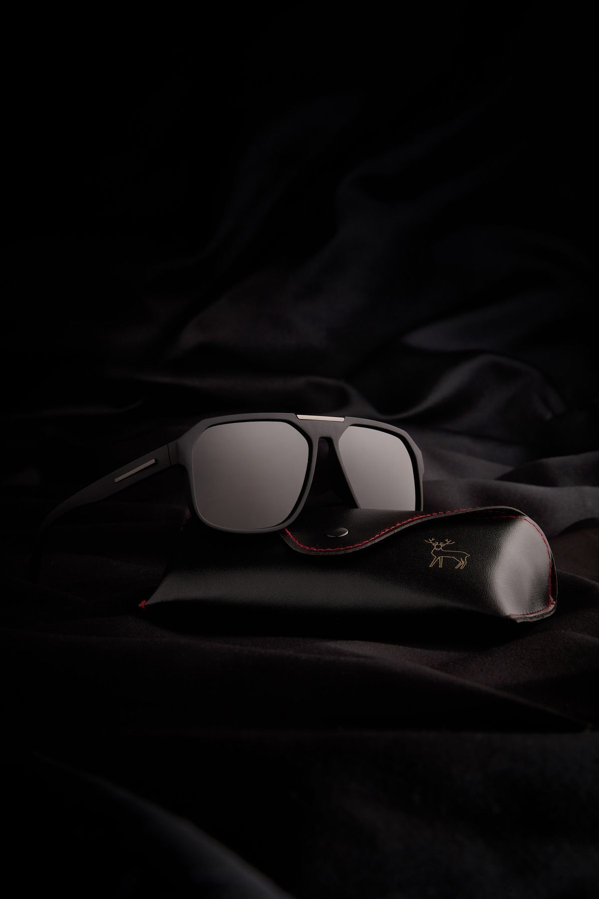 Eyesofia Chicago Polarize Yüksek Kalite Titanyum Siyah Unisex Güneş Gözlüğü
