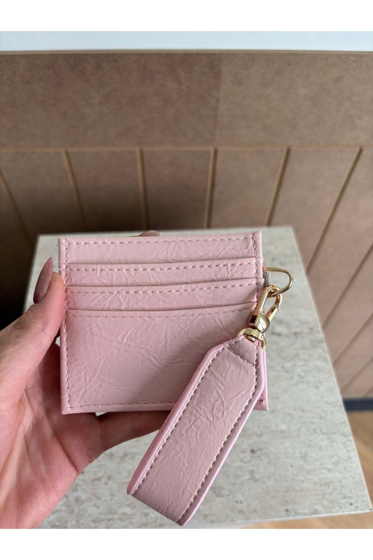 lalettobags Kadın Fiyonk Detaylı Anahtarlıklı Parlak Suni Deri Kartlık - Görsel 3