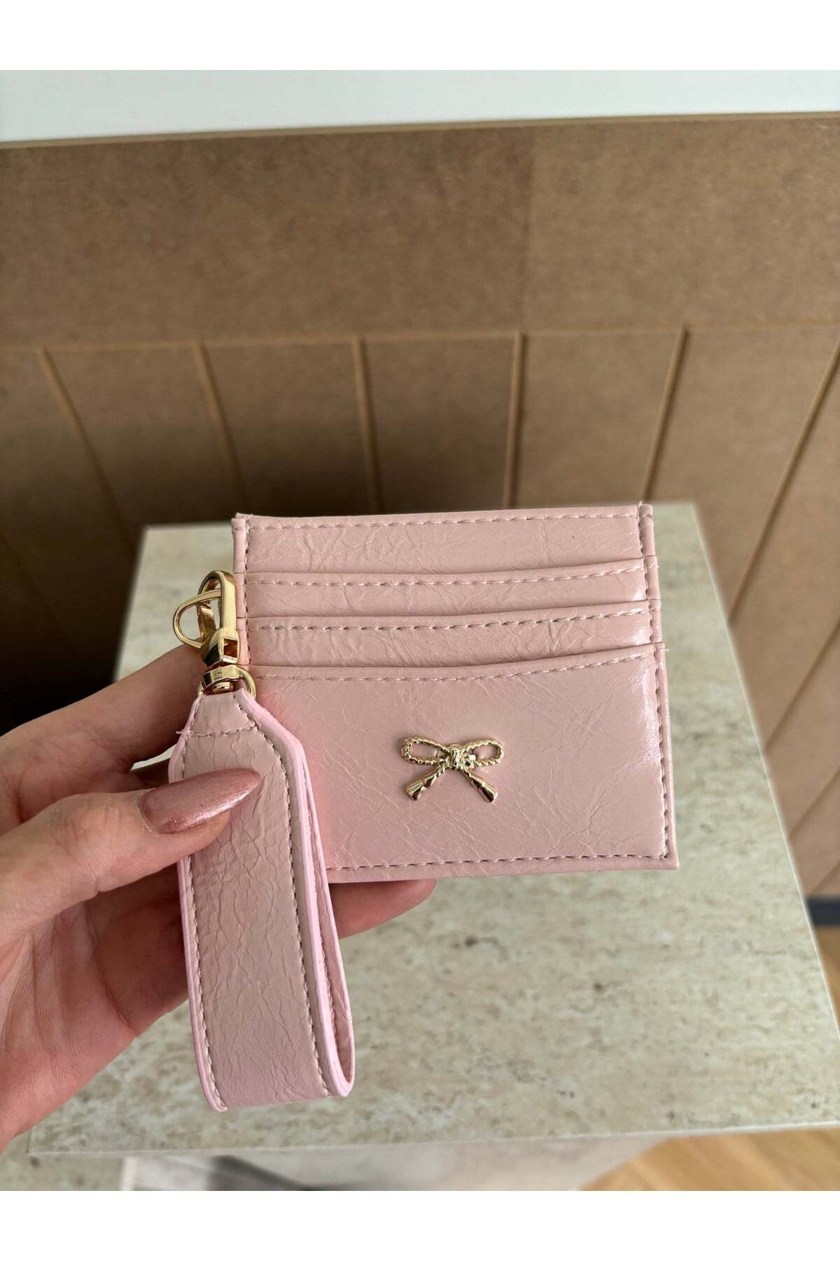 lalettobags Kadın Fiyonk Detaylı Anahtarlıklı Parlak Suni Deri Kartlık