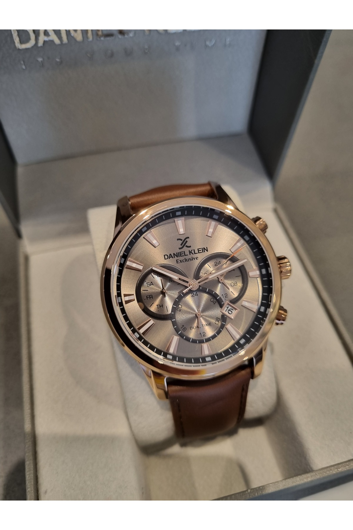 Daniel Klein Exclusive Model Fonksiyonlu Kahverengi Deri Kayış Takvimli Erkek Kol Saati - Görsel 3