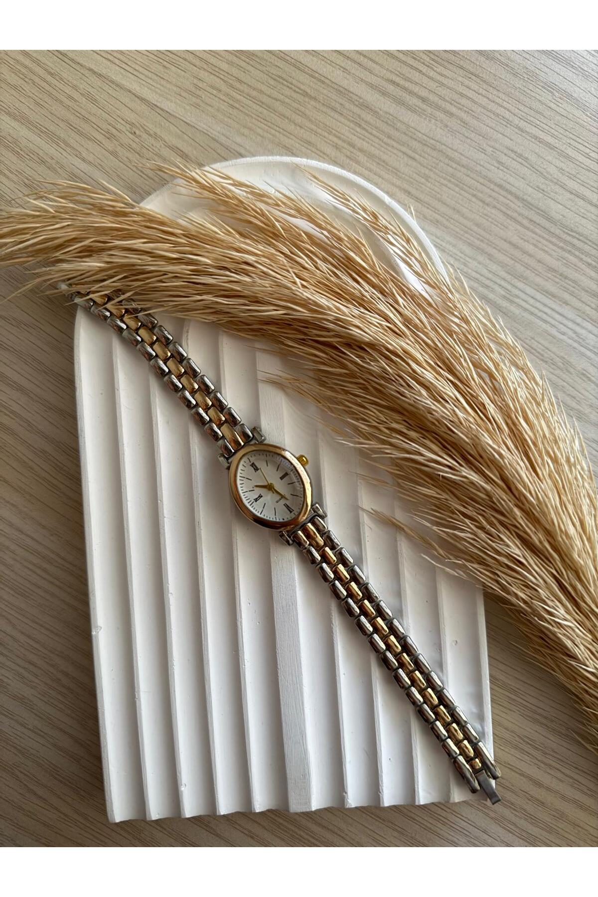 rubsey Retro Minimal Hasır Kordon Vintage Kadın Kol Saati