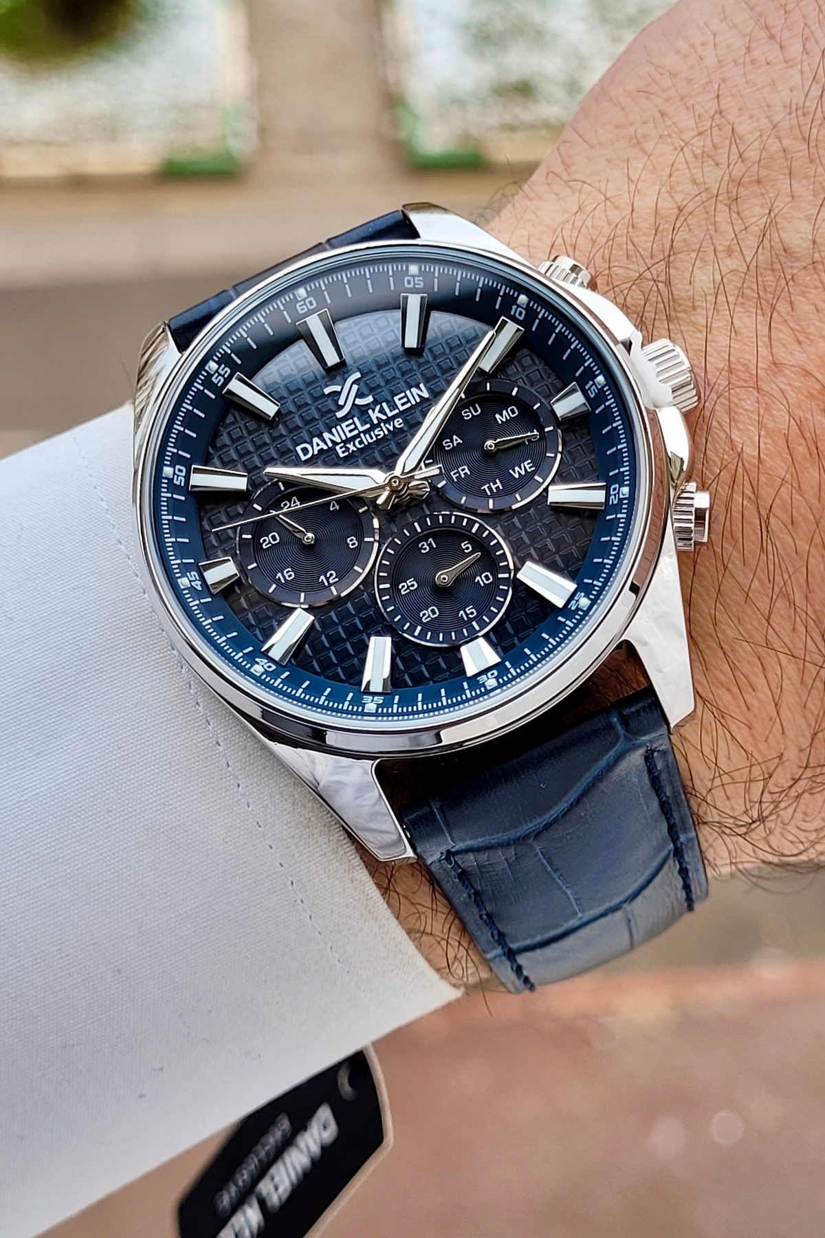 Daniel Klein Kasası Gümüş Kordonu Lacivert Renk 43 Mm İç Göstergeleri Aktif Erkek Kol Saati