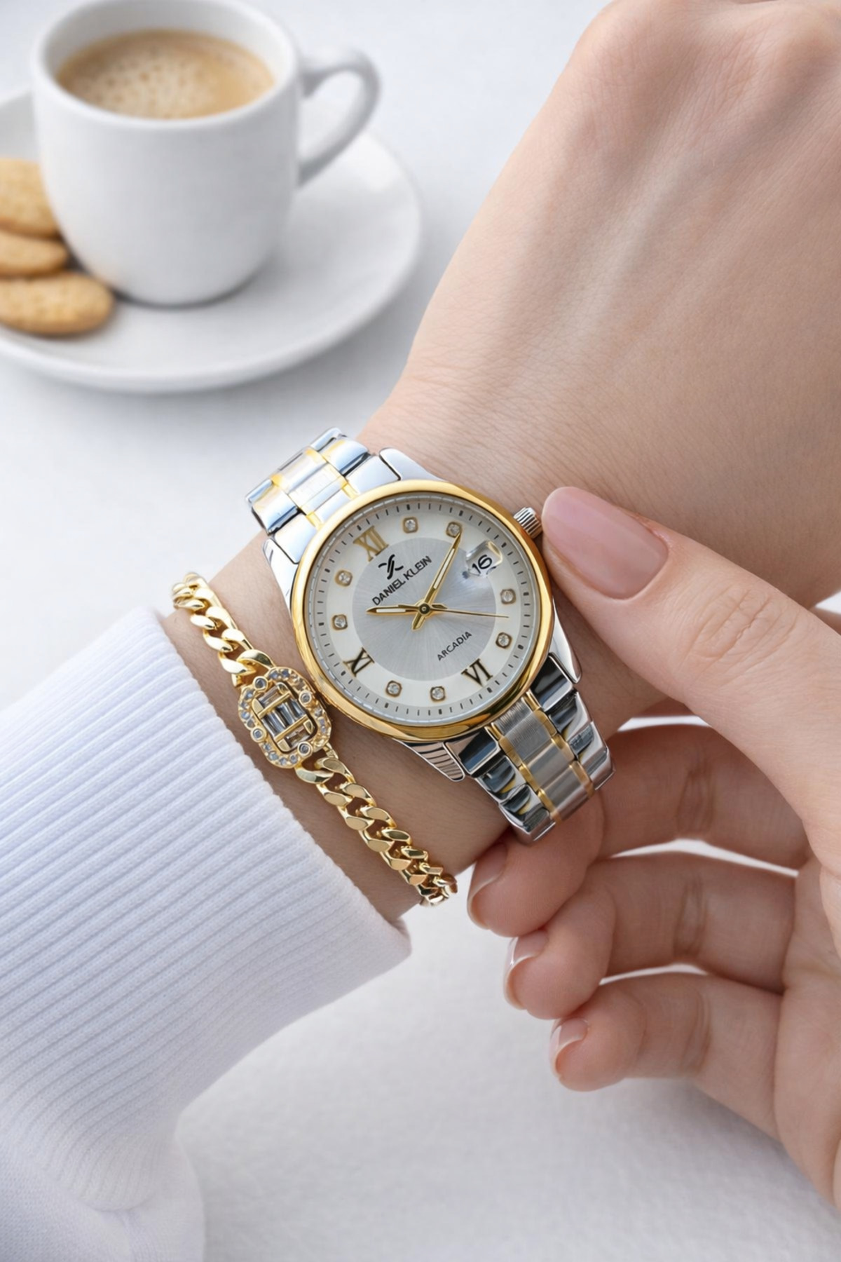 Daniel Klein Retro Kasa DanielKlein Çelik Kordon 30 Mt Suya Dayanıklı Kadın Kol Saati+Bileklik BDK.1.13623