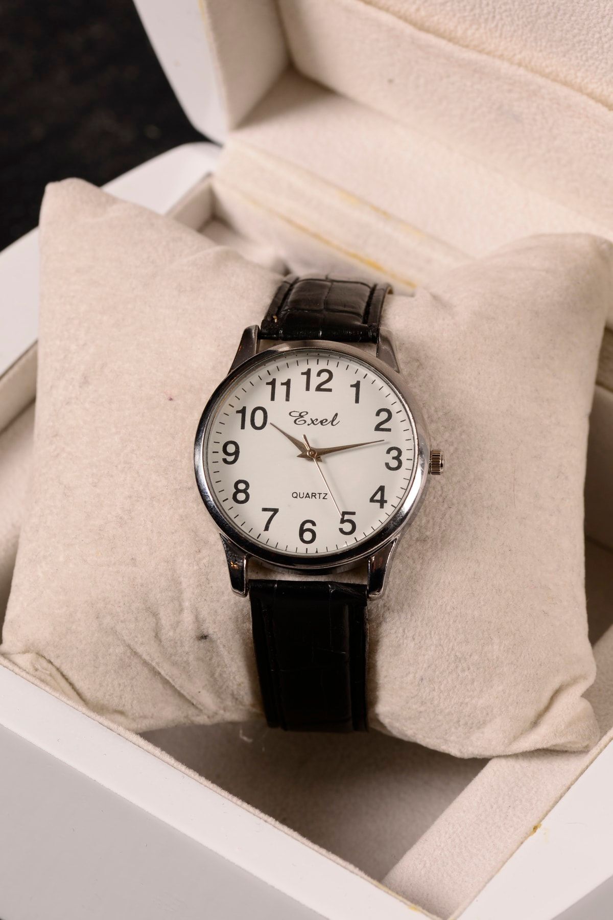 pierrose Siyah Deri Kordon Vintage Unisex Kol Saati