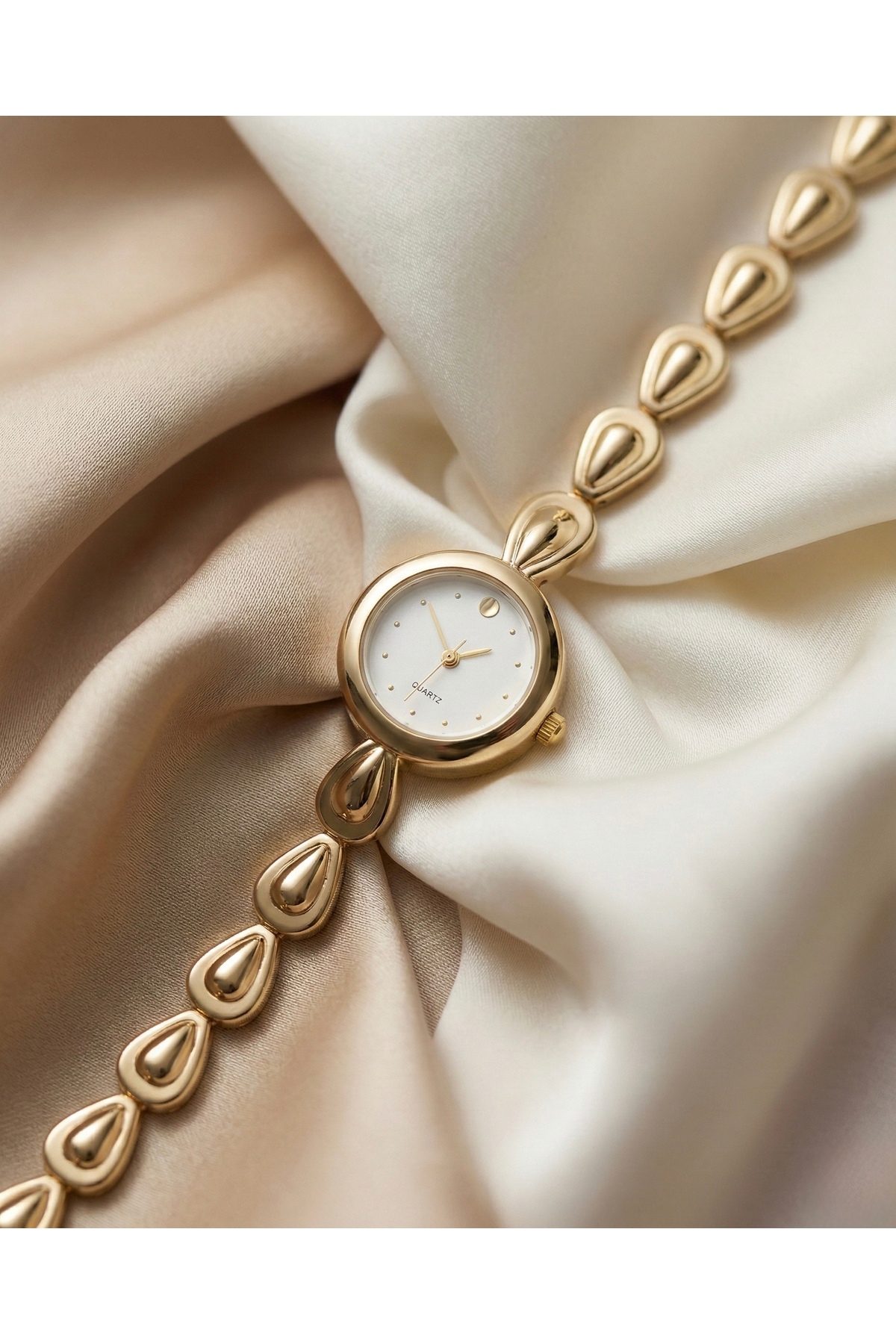 KLISHE Butik Vintage Kadın Çelik Saat Gold Renk Luxury | Old Money Şık Zarif Bileklik Model Kol Saati 2026