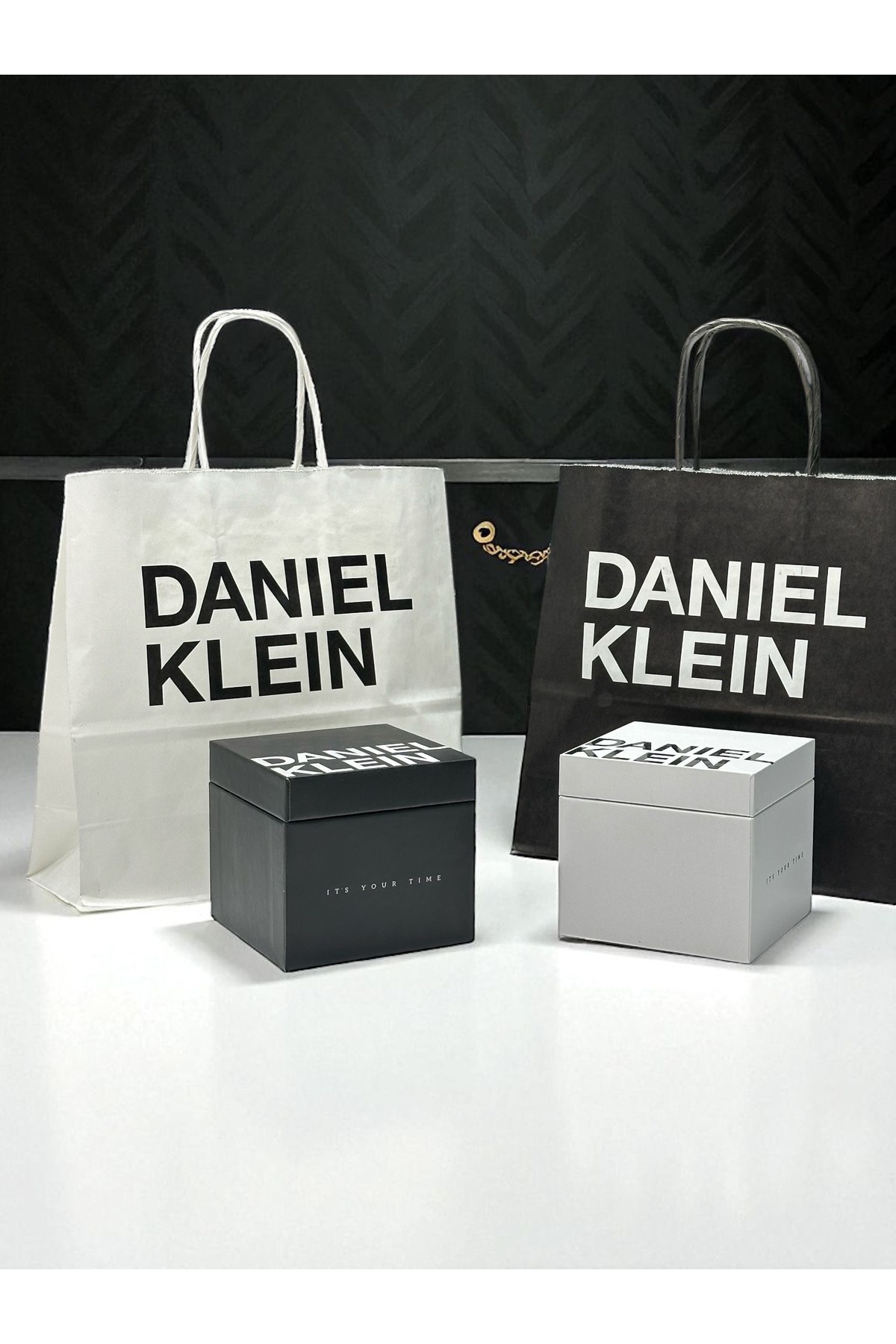 Daniel Klein Vintage Retro Köşeli Kasa Çelik Kordon 2 Yıl Garantili 30 Mt Suya Dayanıklı Kadın Kol Saati Bileklik - Görsel 3