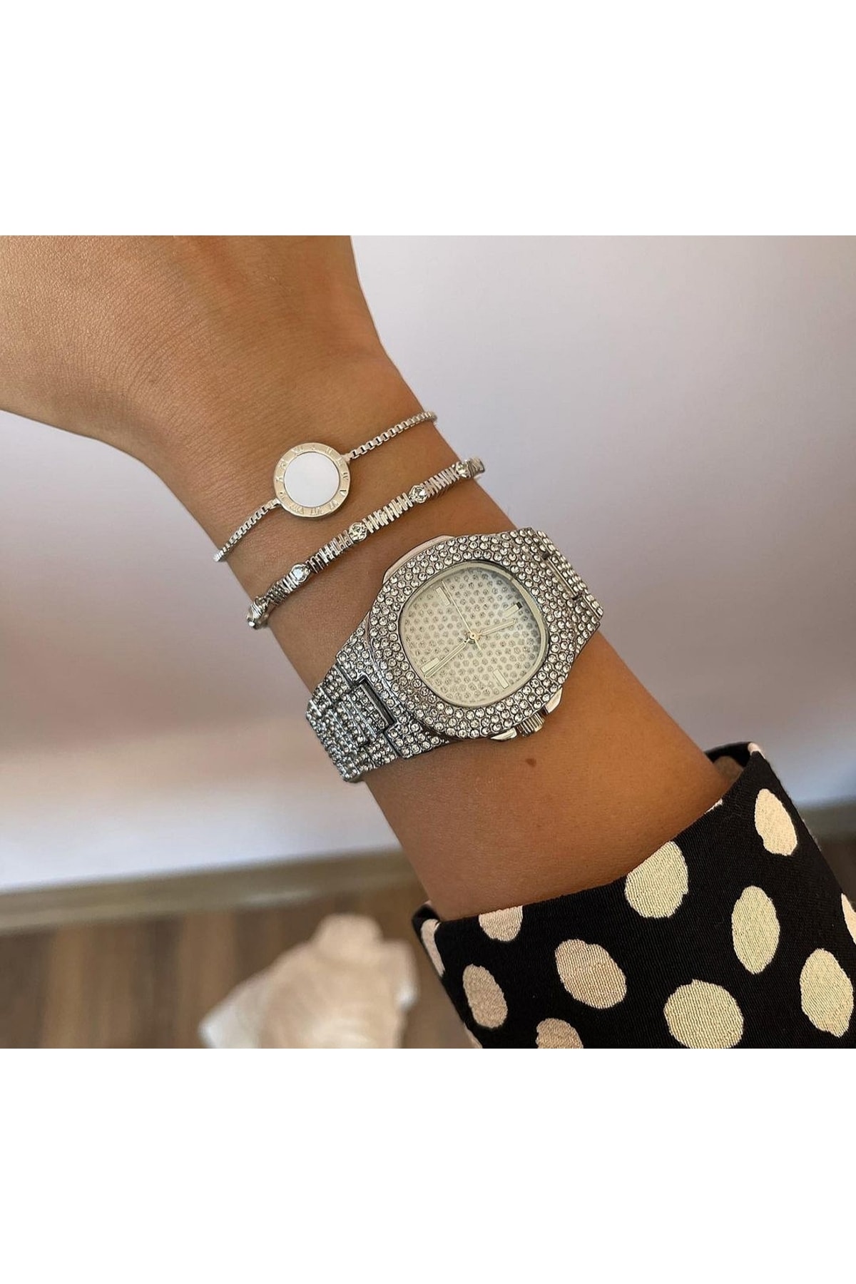 pullmarkt Taşlı Analog Kol Saati