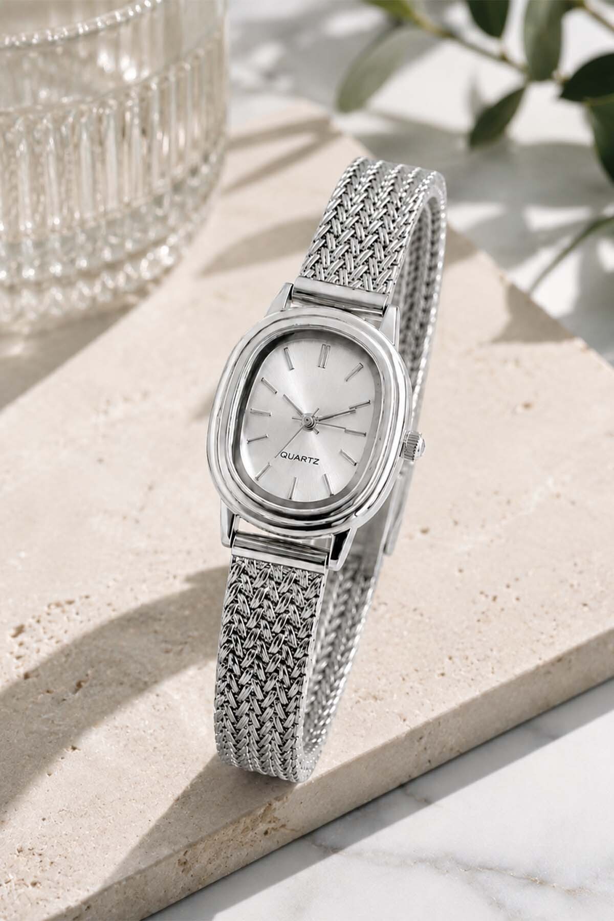 The Watch Danielle Gold Kadın Kol Saati & Su Yolu Bileklik Hediyeli – Vintage Luxury Minimal Oval Kadran Kadın Saati, Zarif Hasır Kordon Şık Kadın Saat