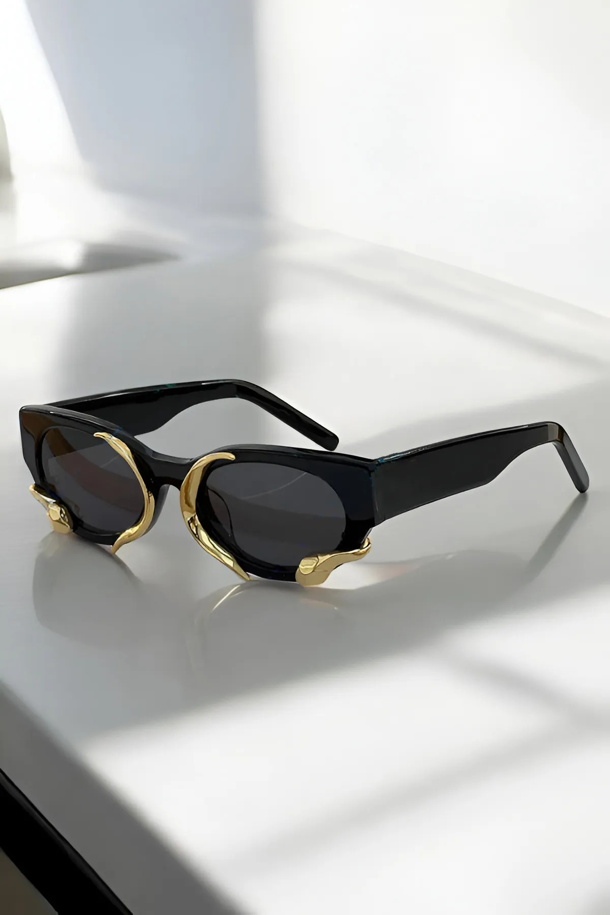 Chunky Frame Snake Unisex Siyah Gold Kara Çerçeve Uv400 Güneş Gözlüğü