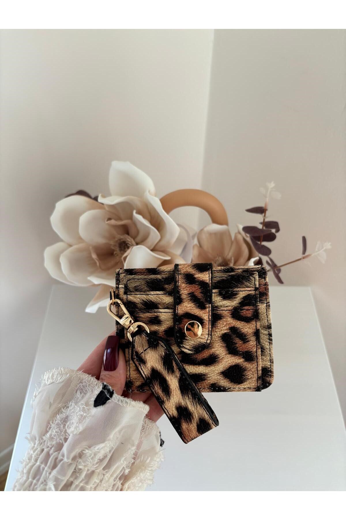 lalettobags Kadın Anahtarlık Detaylı Leopar Desenli Cüzdan