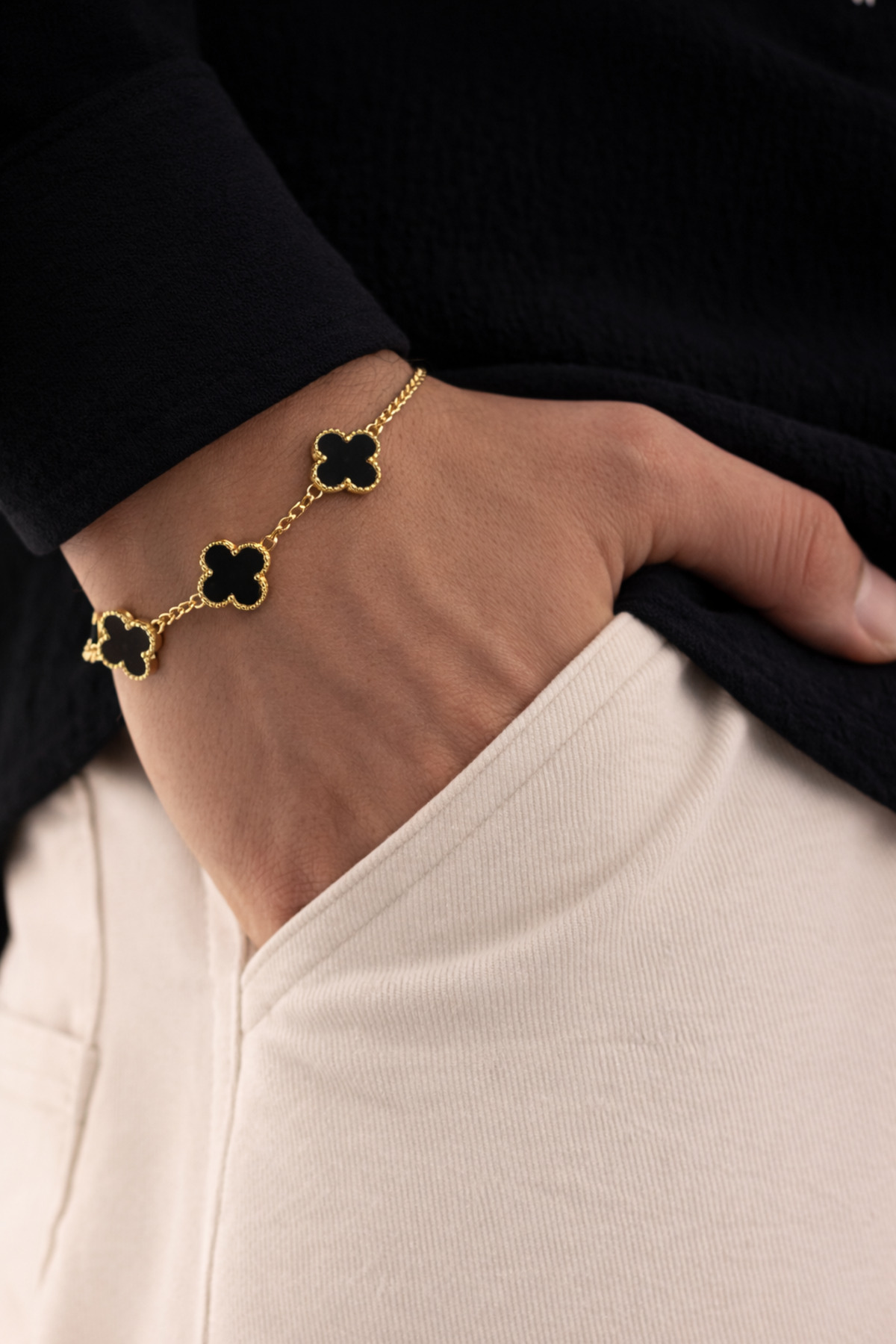 Nutly Accessories Erkek Yonca Model Bileklik Siyah Taşlı Gold Çelik Bileklik Kararmaz Şans Yonca Bileklik