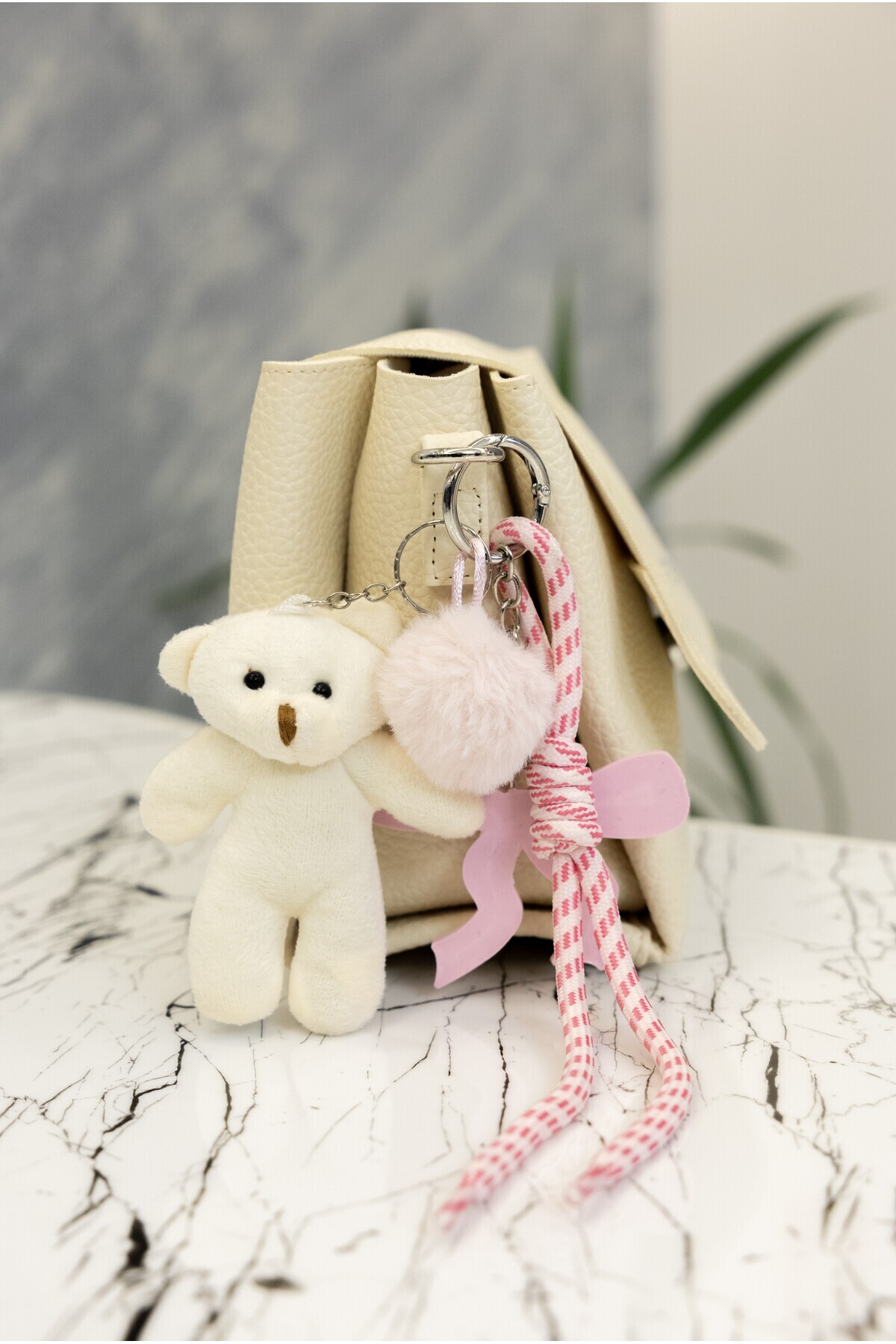 WITH-W Ayıcıklı&Fiyonklu&Peluşlu&İpli Aksesuar, Süs, Çanta Charmı - Görsel 3