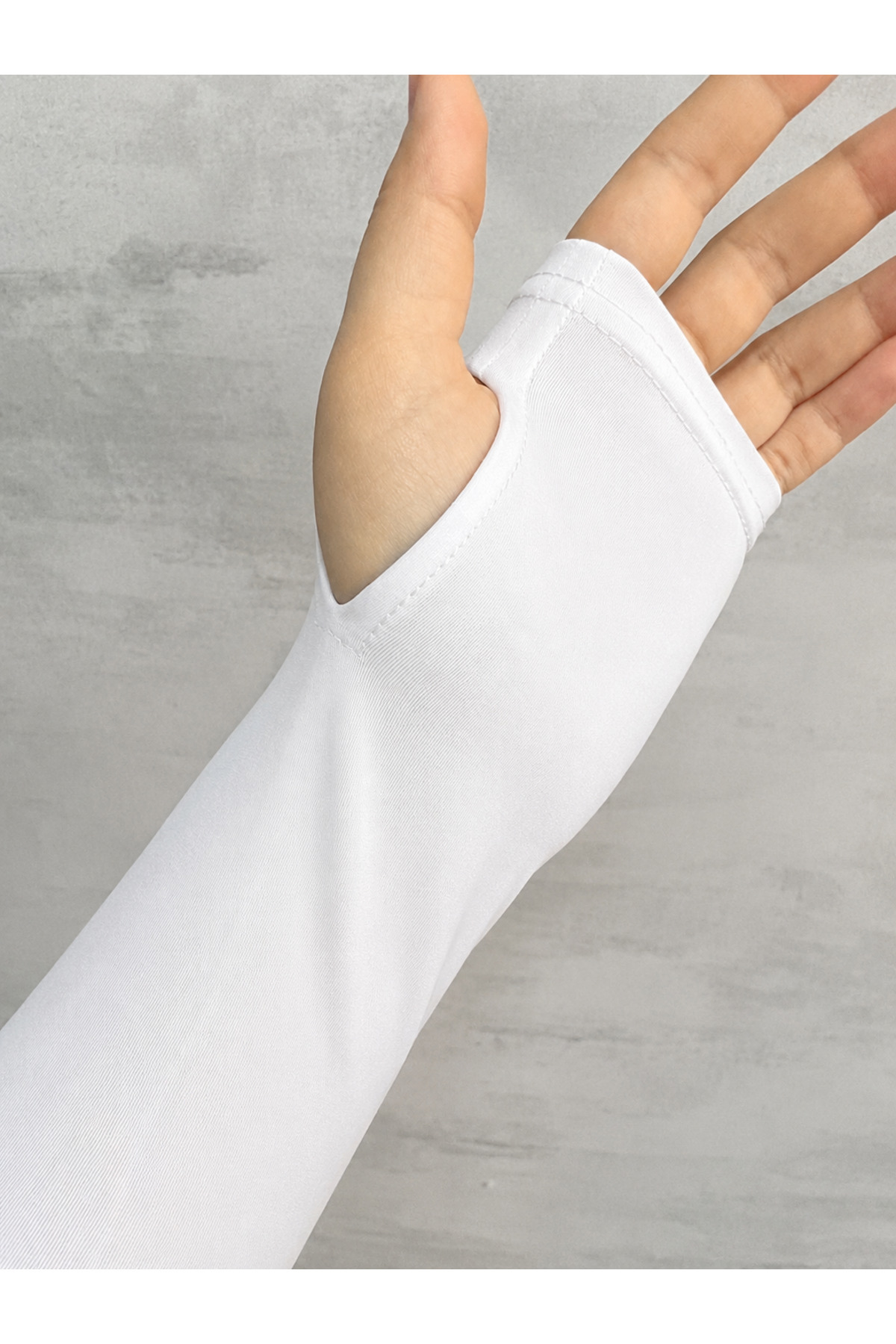 myDea Beyaz Parmak Geçmeli Kolluk Kol Uzatıcı – Esnek, Terletmeyen Tesettür & Spor Kullanım Paket İçeriği Çift El - Görsel 3