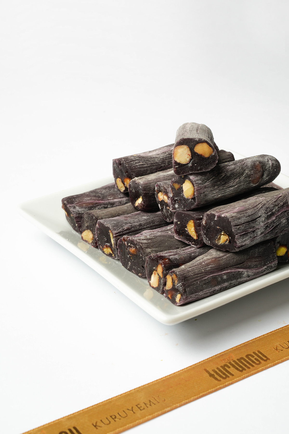 Turuncu Kuruyemiş Antep Fıstıklı Karadutlu Fitil Lokum 250 gr
