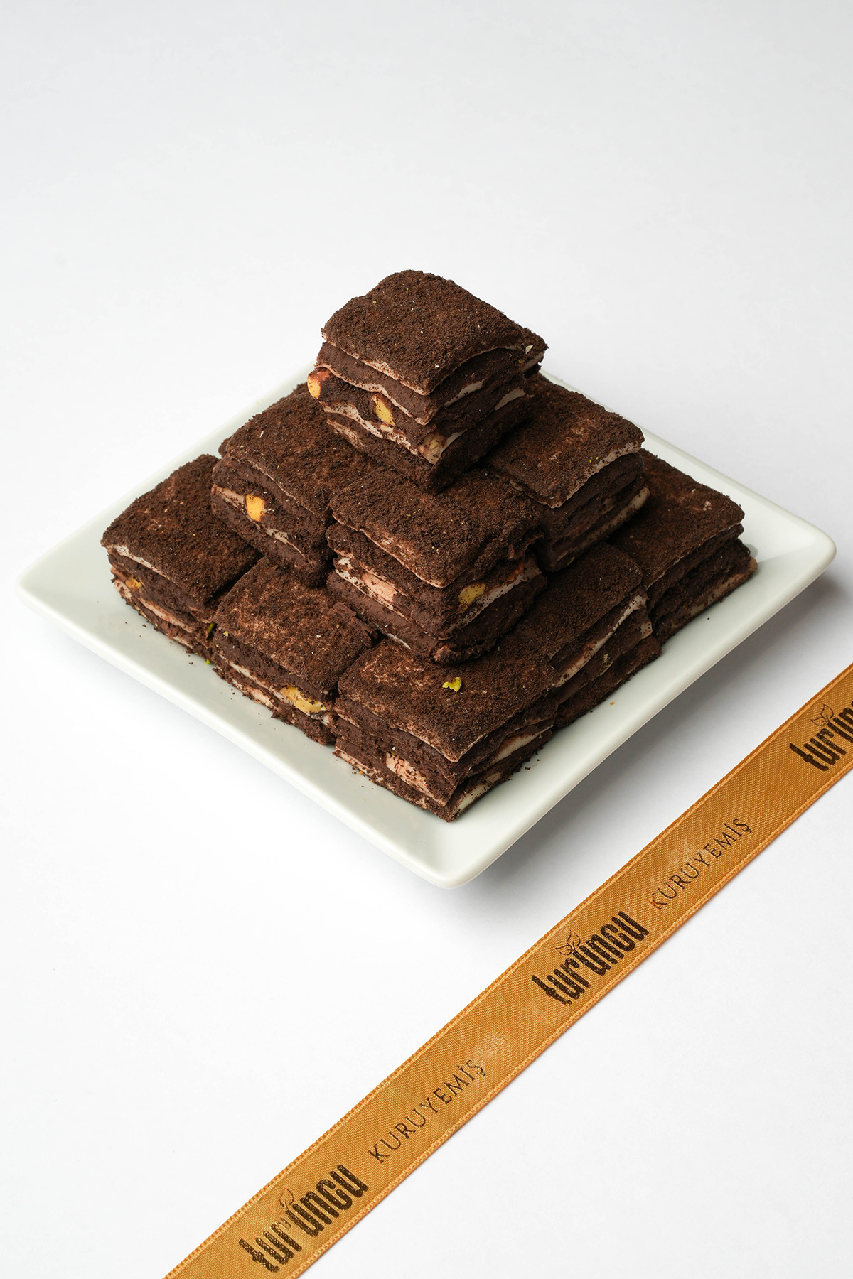 Turuncu Kuruyemiş Browni Parçacıklı Çikolatalı Katmer Lokum 500 gr