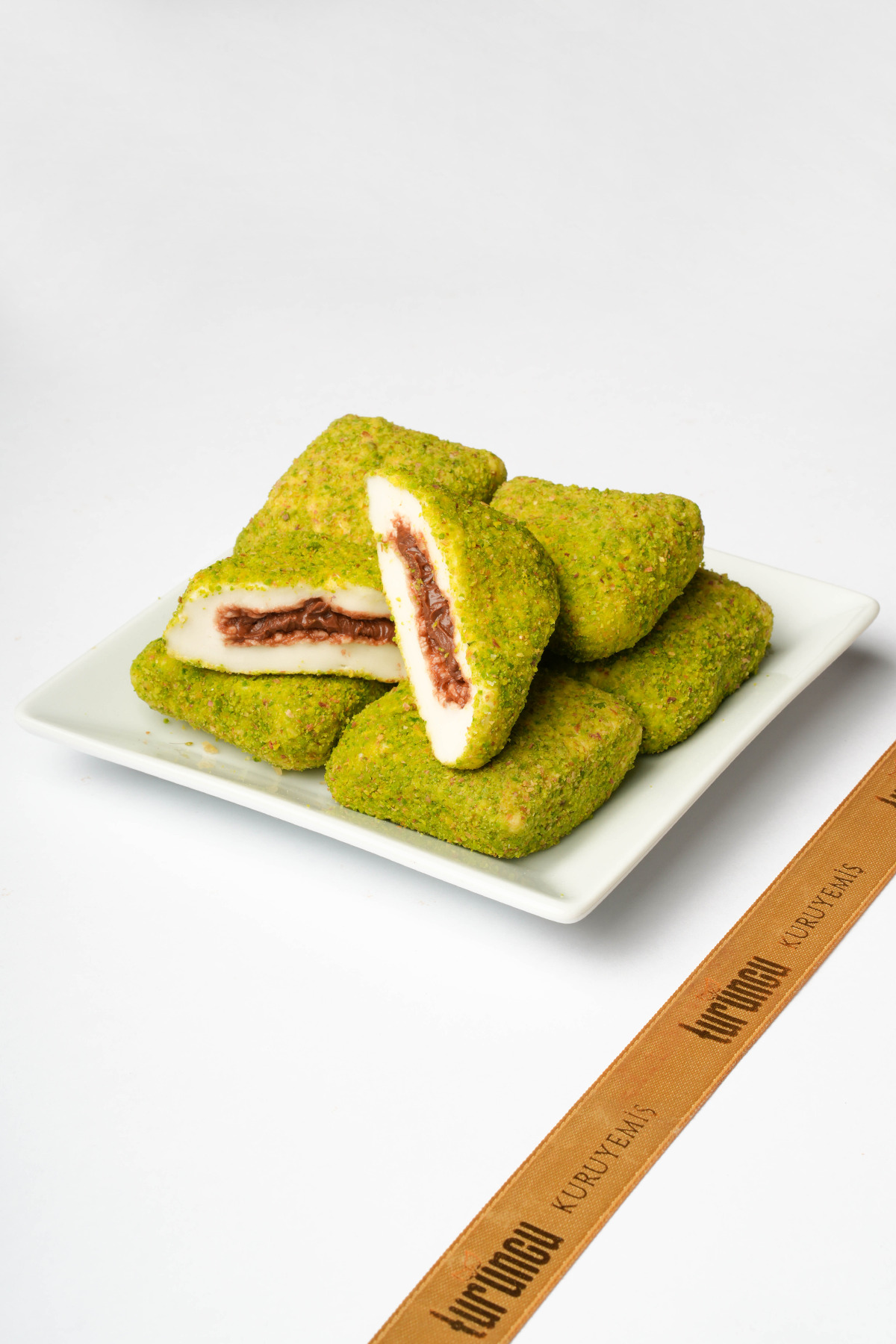 Turuncu Kuruyemiş Çikolata Dolgulu Toz Fıstıklı Bohça Lokum 1 kg