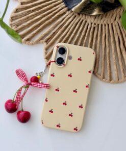 Go Aksesuar Iphone 16 Uyumlu Charm Kiraz Tasarımlı Oyuncaklı Esnek Silikon Kılıf