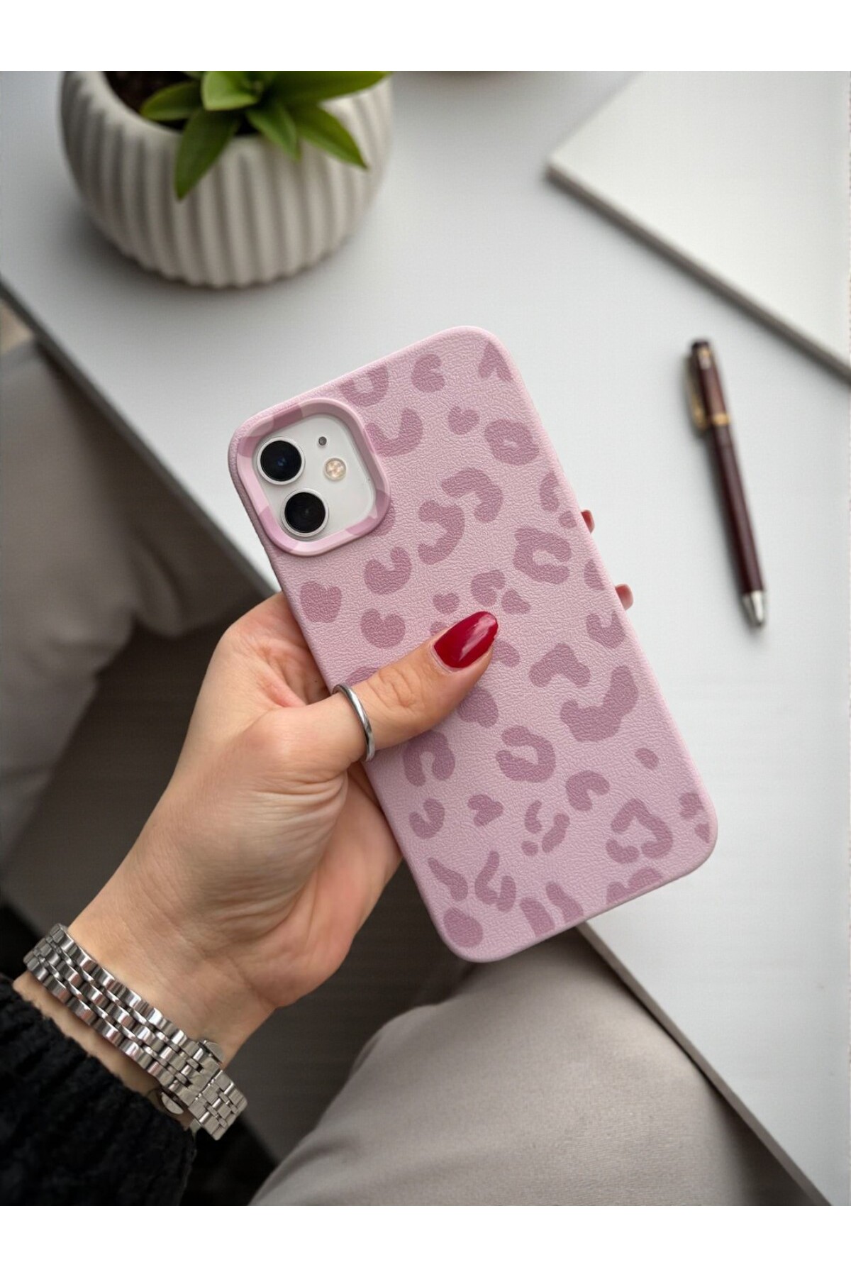 KVK PRİVACY iPhone 11 Uyumlu Pembe Leopar Desenli İnce Yumuşak Silikon Kılıf - Görsel 3