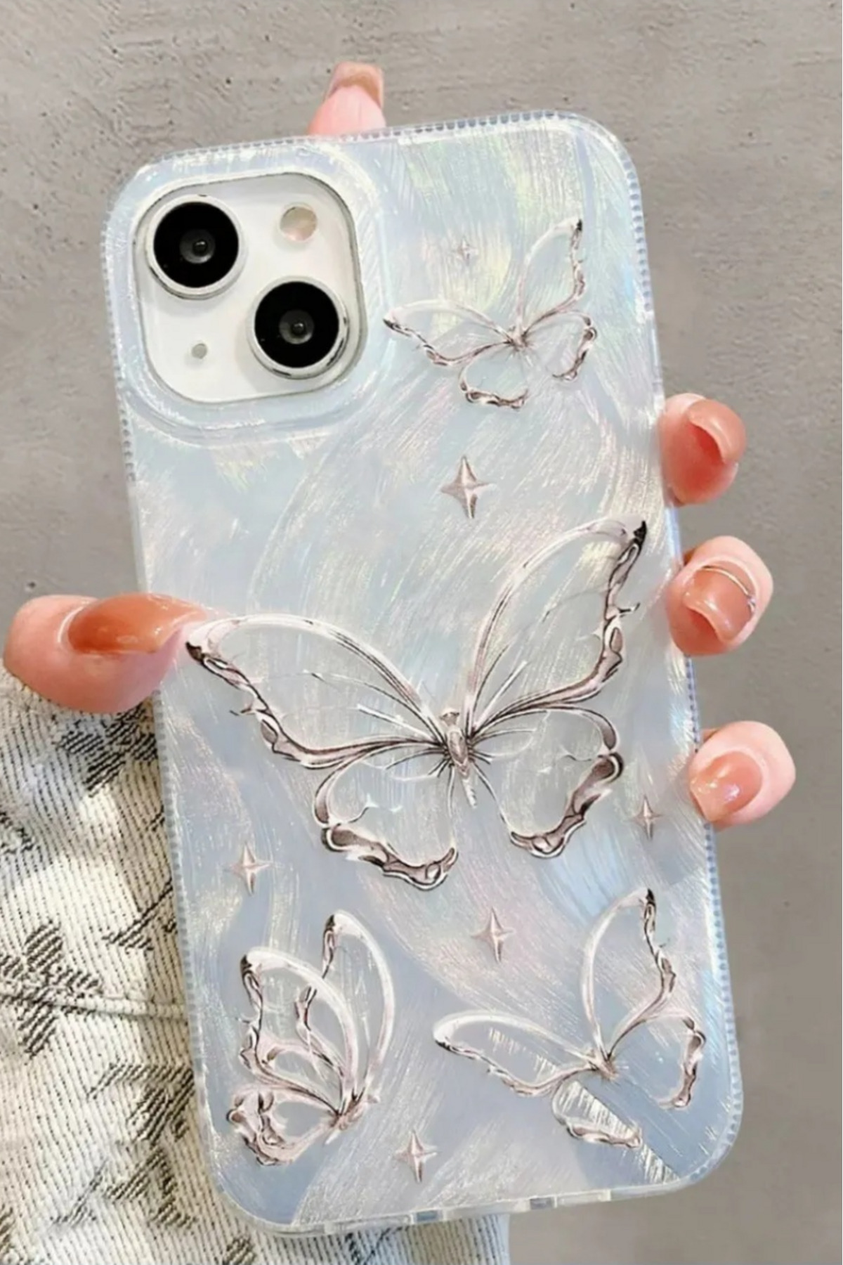 Fibaks iPhone 13/14/15 Kılıf Tüylü Hologram Kelebek Desenli Darbe Emici Kamera Korumalı Silikon - Görsel 3