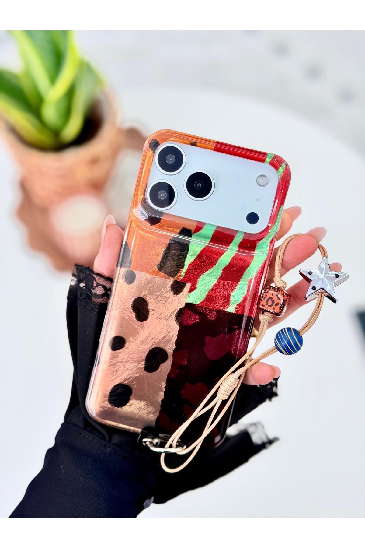 Go Aksesuar Iphone 17 Promax Uyumlu Shine Charm Leopar Tasarımlı Oyuncaklı Esnek Silikon Kılıf - Görsel 3