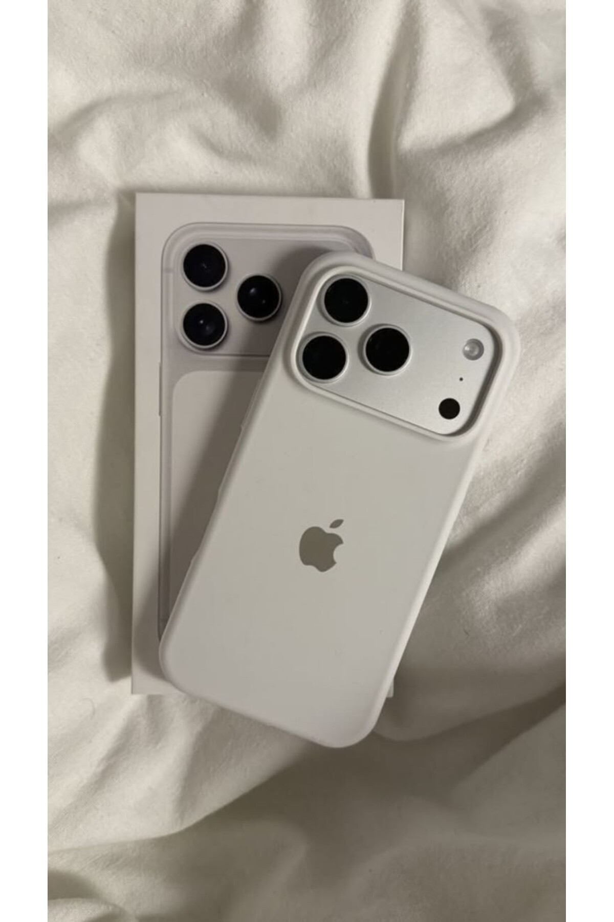 MELIFLIO iPhone 17 Pro Uyumlu Içi Kadife Lansman Premium Kılıf - Beyaz